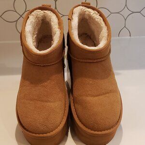 Cushionaire Hippy Cozy Platform Suede Ankle Boot  Chestnut Size 8